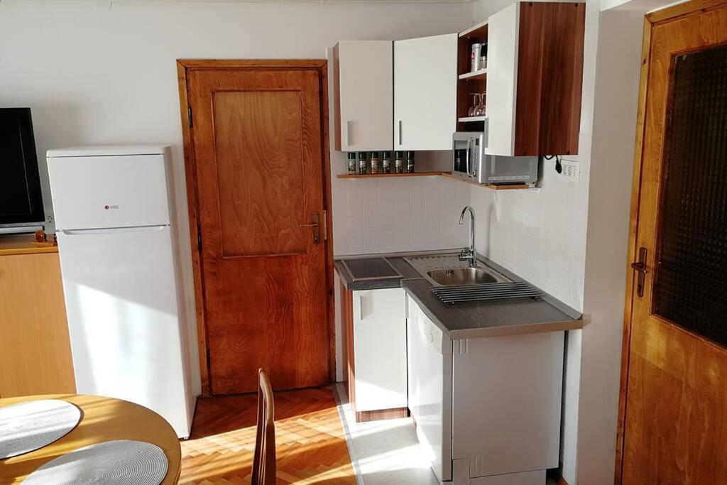 Ferienwohnung Zrm Center Idrija Exterior foto